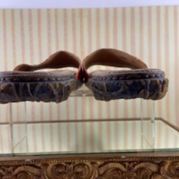 El Naturalista Orange Slides - Picture 11 of 15